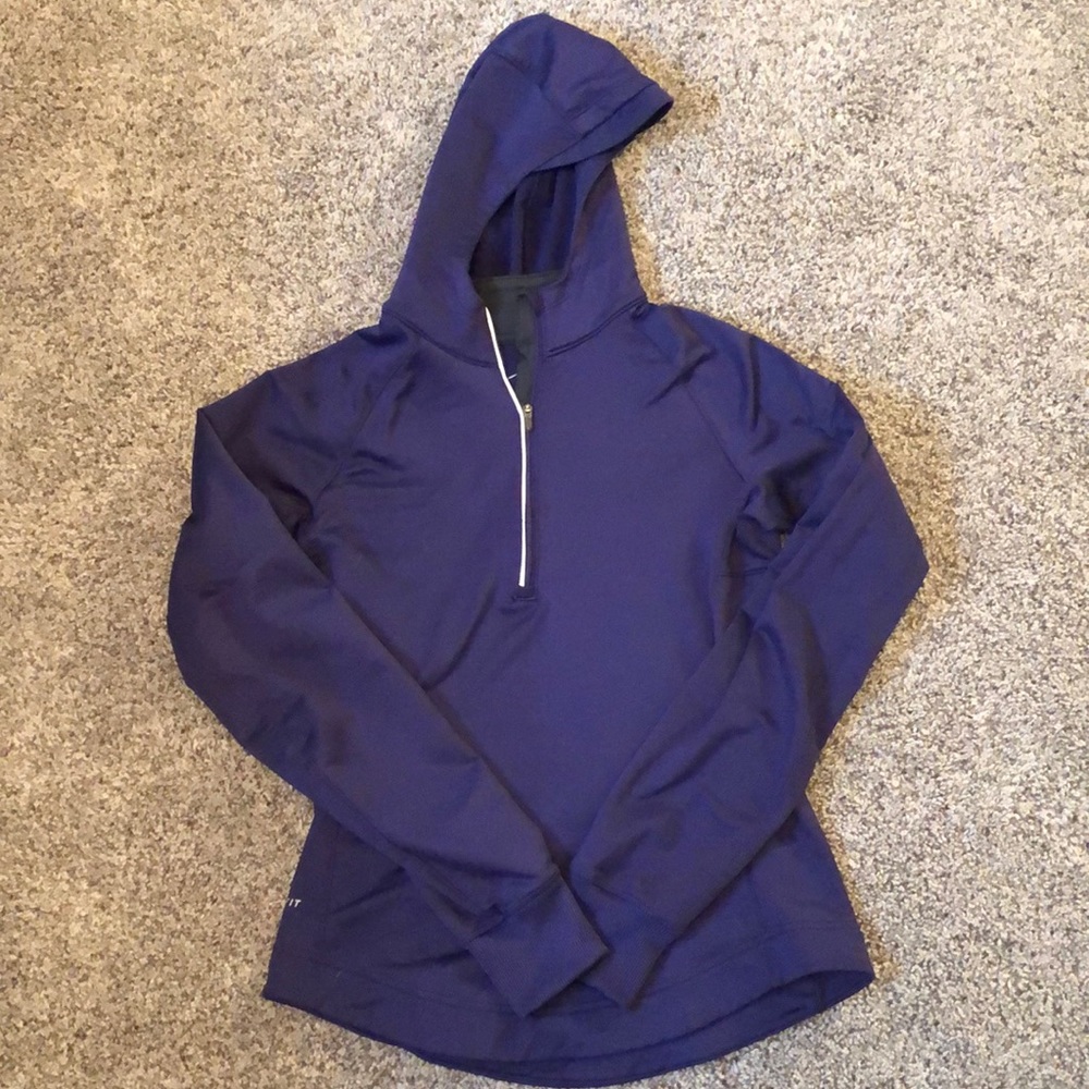 Nike women’s pullover